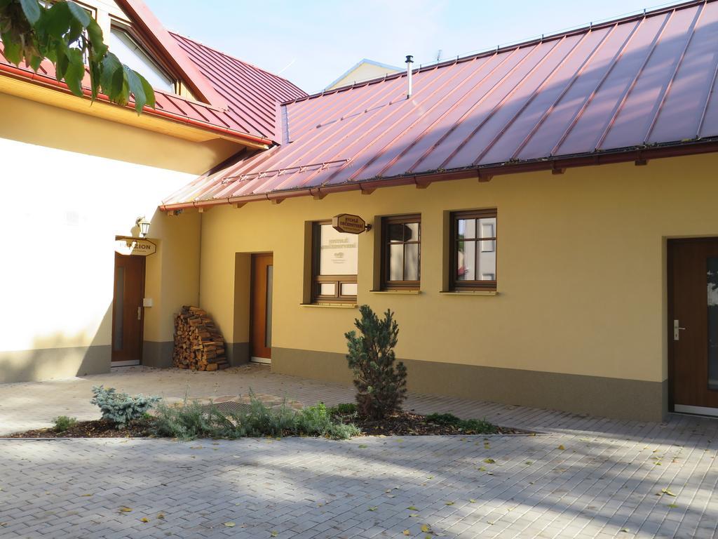 Apartamento Penzion Fryštátská Chalupa Karviná Exterior foto