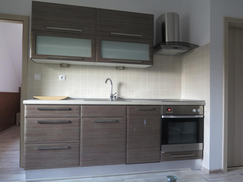 Apartamento Penzion Fryštátská Chalupa Karviná Habitación foto