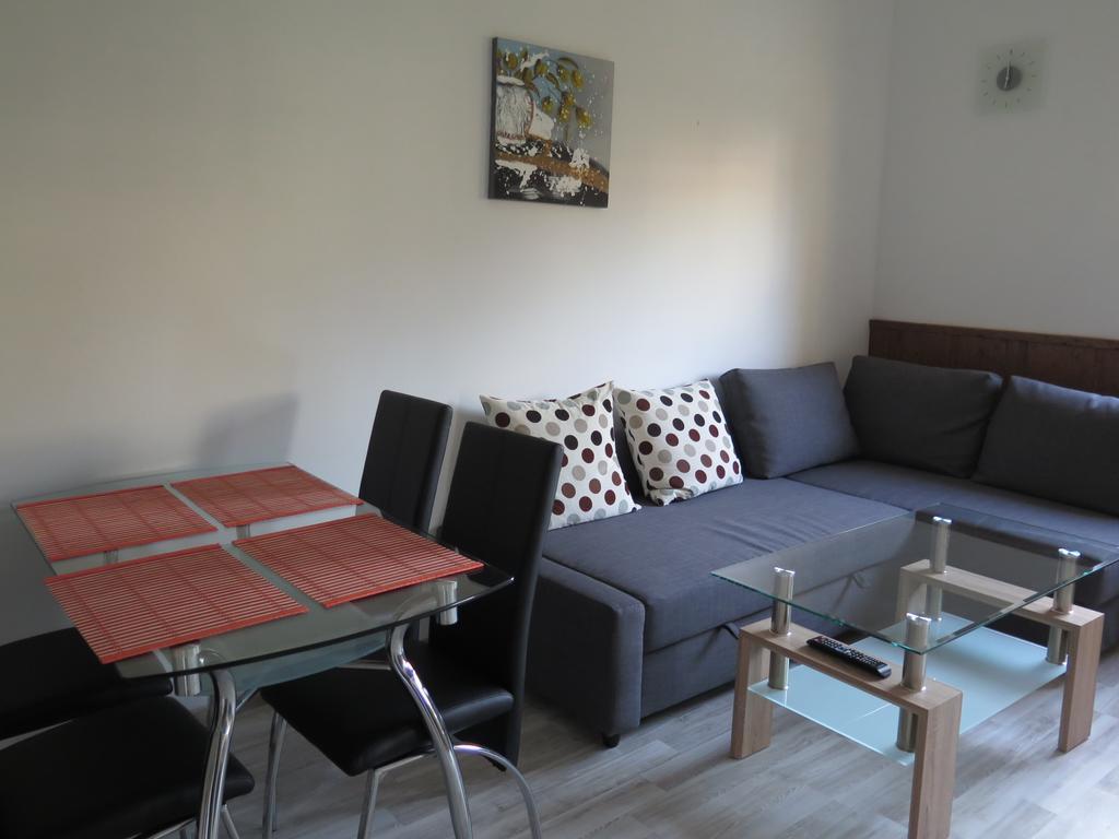 Apartamento Penzion Fryštátská Chalupa Karviná Habitación foto